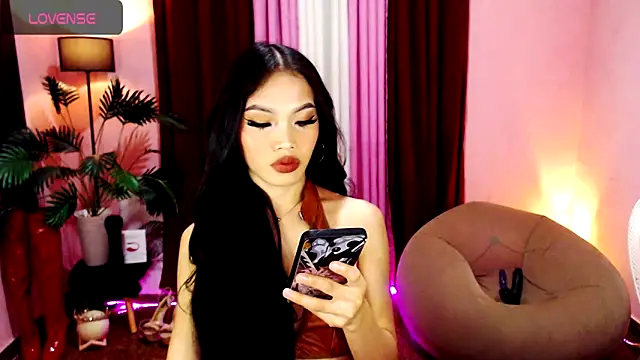 Snapshot of Asianprincess69 chatting on 09.10.25 Asianprincess69 online show from 09.10.25