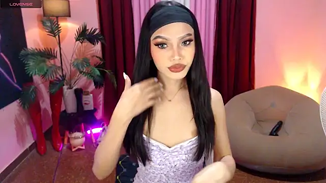 Snapshot of Asianprincess69 chatting on 10.04.25 Asianprincess69 online show from 10.04.25