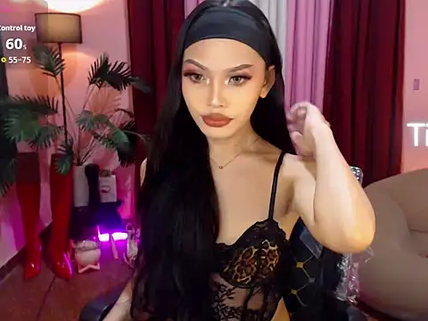 Snapshot of Asianprincess69 chatting on 10.06.25 Asianprincess69 online show from 10.06.25