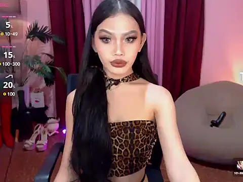 Snapshot of Asianprincess69 chatting on 10.13.25 Asianprincess69 online show from 10.13.25