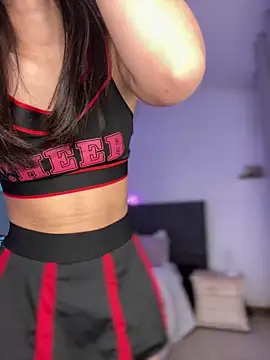 Snapshot of julieta_jhonss chatting on 11.01.25 julieta jhonss online show from 11.01.25