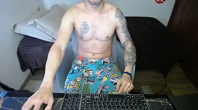 Snapshot of bossking017 chatting on 02.16.25 bossking017 online show from 02.16.25