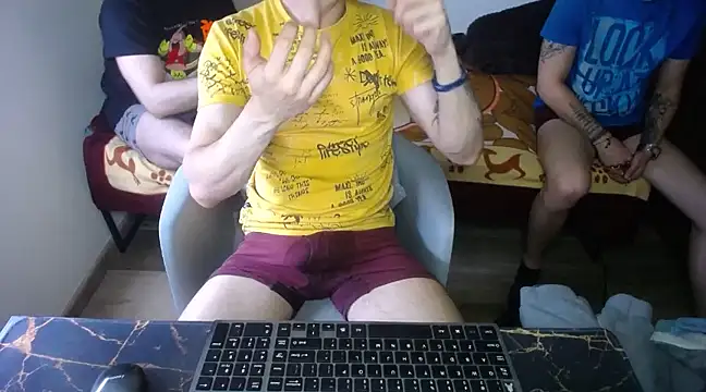 Snapshot of bossking017 chatting on 03.16.25 bossking017 online show from 03.16.25