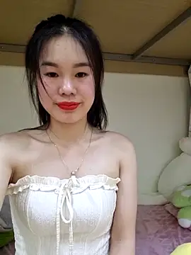 Snapshot of Baby-ladytits2025 chatting on 09.23.25 Baby-ladytits2025 online show from 09.23.25