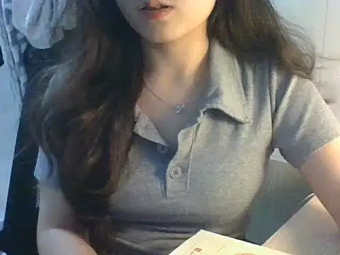 Snapshot of Linzly chatting on 09.25.25 Linzly online show from 09.25.25