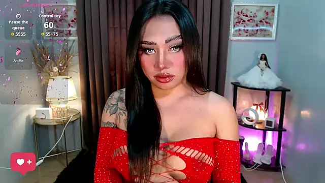 Snapshot of VillarealCasey chatting on 09.23.25 VillarealCasey online show from 09.23.25