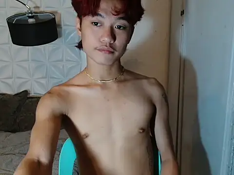 Snapshot of ur_little_secret chatting on 09.18.25 ur little secret online show from 09.18.25