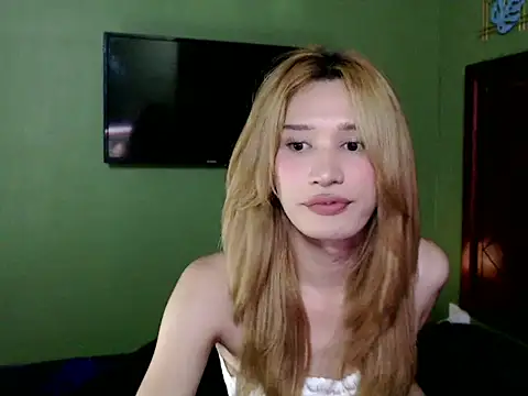 Snapshot of SerenaCortesi chatting on 09.29.25 SerenaCortesi online show from 09.29.25