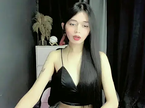 Snapshot of LexiLove chatting on 11.08.25 LexiLove online show from 11.08.25