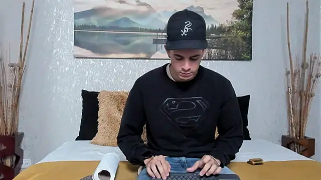 Snapshot of nils_saint chatting on 10.17.25 nils saint online show from 10.17.25