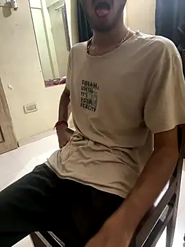 Snapshot of hoegupta chatting on 09.29.25 hoegupta online show from 09.29.25