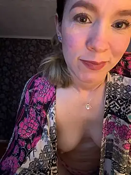 Snapshot of BritgetPsychol chatting on 10.09.25 BritgetPsychol online show from 10.09.25