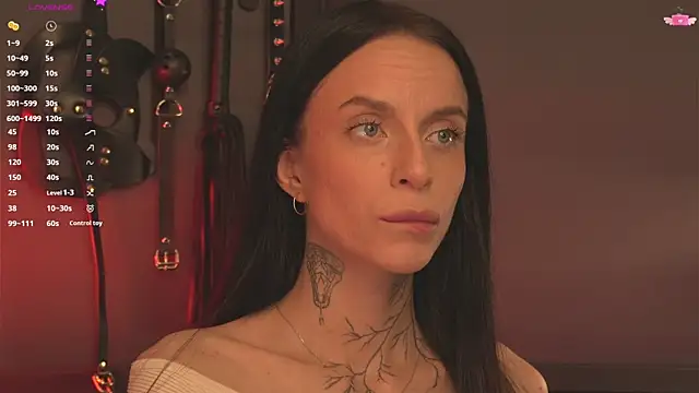 Snapshot of livia_starwars chatting on 09.08.25 livia starwars online show from 09.08.25