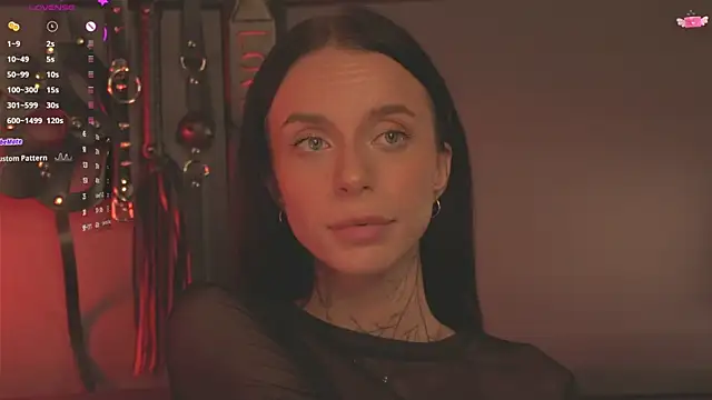 Snapshot of livia_starwars chatting on 09.17.25 livia starwars online show from 09.17.25