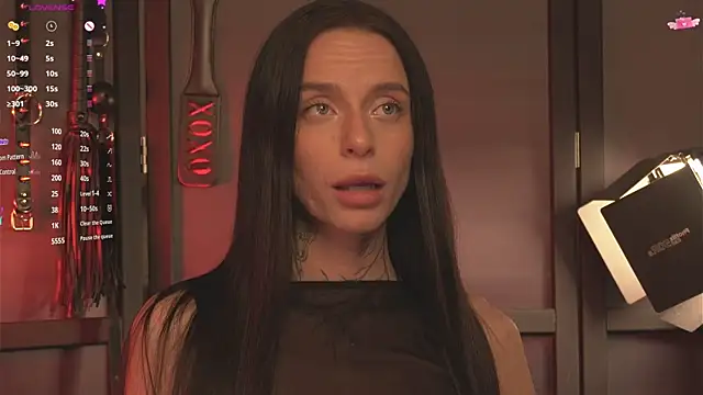 Snapshot of livia_starwars chatting on 10.01.25 livia starwars online show from 10.01.25