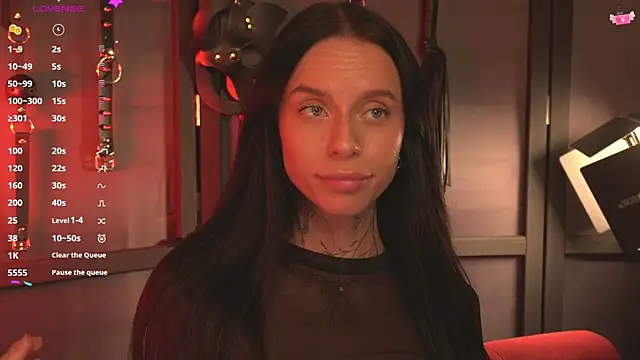 Snapshot of livia_starwars chatting on 10.29.25 livia starwars online show from 10.29.25