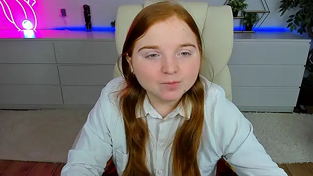 Snapshot of KattyRose8 chatting on 09.19.25 KattyRose8 online show from 09.19.25