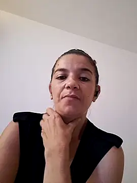 Snapshot of alinaalinutzq chatting on 09.10.25 alinaalinutzq online show from 09.10.25