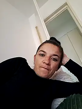 Snapshot of alinaalinutzq chatting on 09.11.25 alinaalinutzq online show from 09.11.25