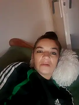 Snapshot of alinaalinutzq chatting on 10.11.25 alinaalinutzq online show from 10.11.25