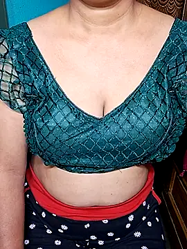 Snapshot of Mon-Shot9 chatting on 09.09.25 Mon-Shot9 online show from 09.09.25