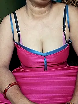 Snapshot of Mon-Shot9 chatting on 10.08.25 Mon-Shot9 online show from 10.08.25