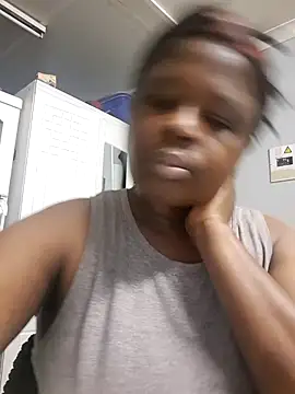 Snapshot of cairococo chatting on 09.30.25 cairococo online show from 09.30.25