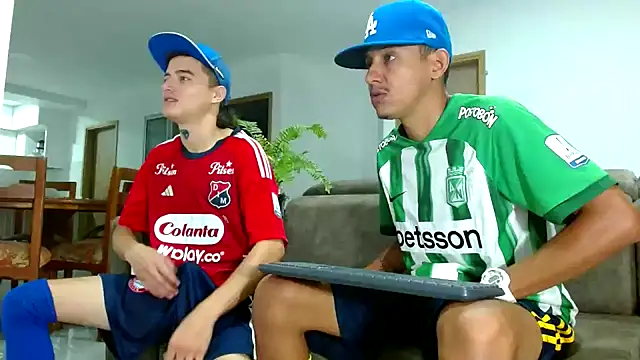 Snapshot of skinny23cm chatting on 03.07.25 skinny23cm online show from 03.07.25