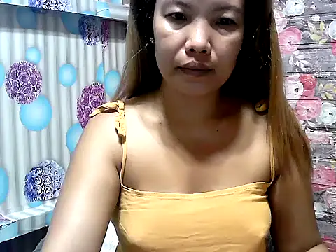 Snapshot of AsianHorny4uxx chatting on 10.22.25 AsianHorny4uxx online show from 10.22.25