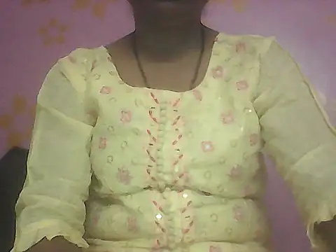 Snapshot of Lovely_bhabhi143 chatting on 10.07.25 Lovely bhabhi143 online show from 10.07.25