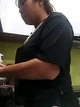 Snapshot of kute_sex chatting on 09.28.25 kute sex online show from 09.28.25