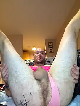 Snapshot of ExtremeDaddy89 chatting on 10.02.25 ExtremeDaddy89 online show from 10.02.25