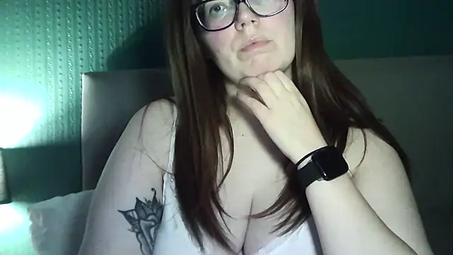 Curvy-BellaX online show from 10.05.25