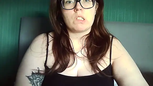 Curvy-BellaX online show from 10.08.25