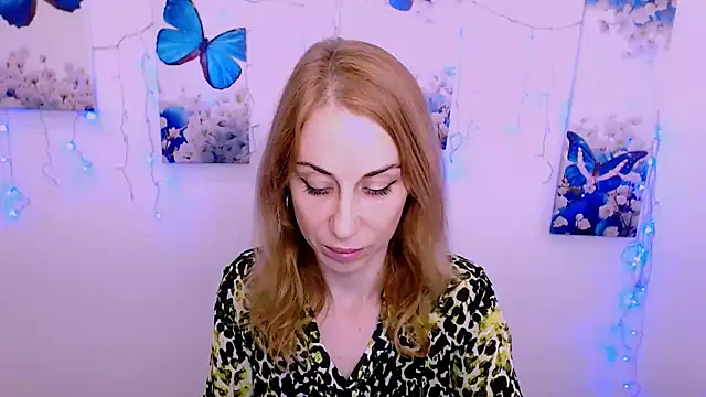 Snapshot of Create_your_own_sun chatting on 10.11.25 Create your own sun online show from 10.11.25