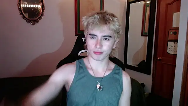 Snapshot of DanteObscuro chatting on 11.15.25 DanteObscuro online show from 11.15.25