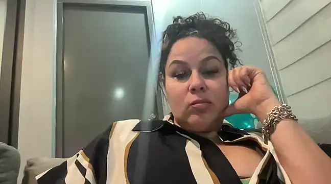 number1slut online show from 02.05.25