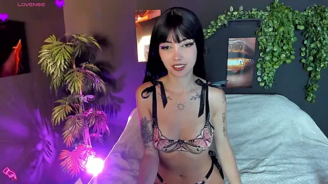 Evelyn Russoo online show from 09.16.25