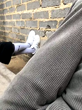 Snapshot of cuminsidebby chatting on 10.18.25 cuminsidebby online show from 10.18.25