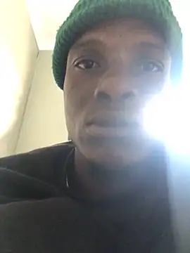 Snapshot of cuminsidebby chatting on 10.28.25 cuminsidebby online show from 10.28.25