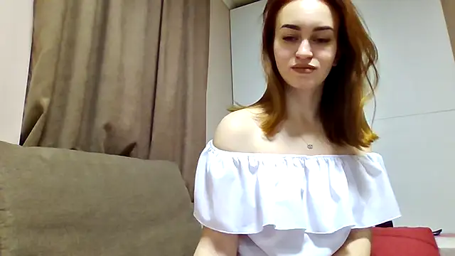 Snapshot of Requellia chatting on 10.29.25 Requellia online show from 10.29.25