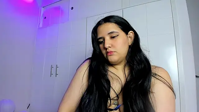 OnlyCurvySofi online show from 10.16.25