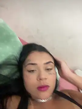 Snapshot of Babebommer chatting on 10.04.25 Babebommer online show from 10.04.25