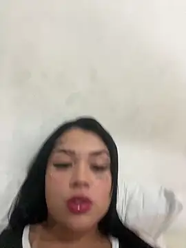 Snapshot of Babebommer chatting on 10.14.25 Babebommer online show from 10.14.25