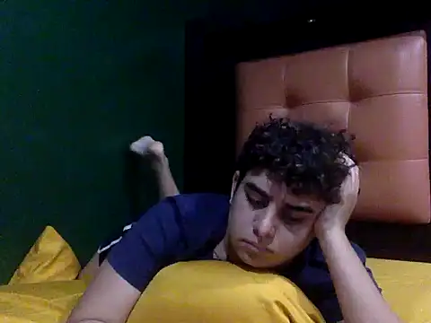 Snapshot of Thiagoforyou chatting on 10.11.25 Thiagoforyou online show from 10.11.25