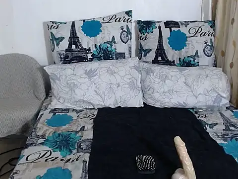 Snapshot of AfricanDoll15 chatting on 11.03.25 AfricanDoll15 online show from 11.03.25