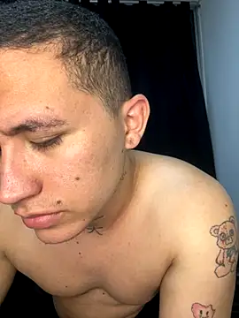 Snapshot of Kurtxxx22 chatting on 09.18.25 Kurtxxx22 online show from 09.18.25