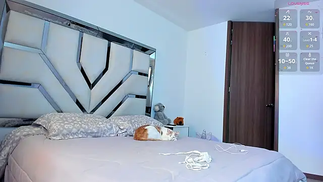 Snapshot of Michelle_Ferrerr chatting on 10.30.25 Michelle Ferrerr online show from 10.30.25