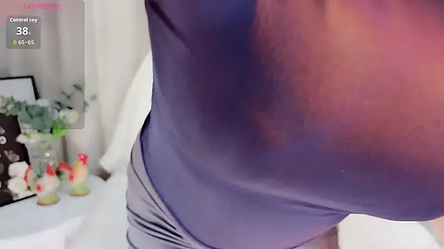 Snapshot of shishi_baby chatting on 10.18.25 shishi baby online show from 10.18.25