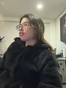 Snapshot of Isabela_Colins chatting on 09.15.25 Isabela Colins online show from 09.15.25